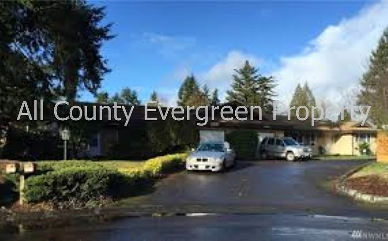 1st image of 6225 85th St SW