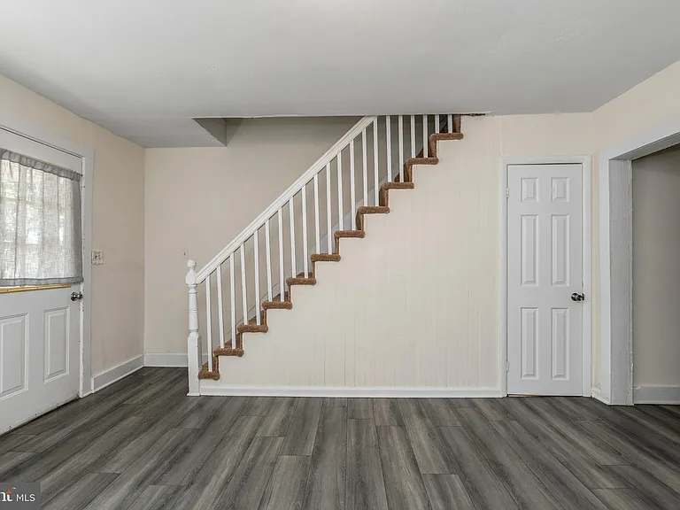 319 Wolfe St #1/2 — Photo 4