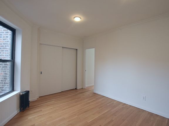2nd image of 65 Bank St APT 32