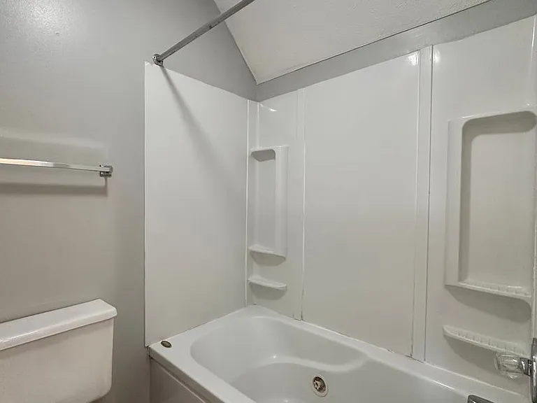 Breckenridge Apartment Homes — Photo 40