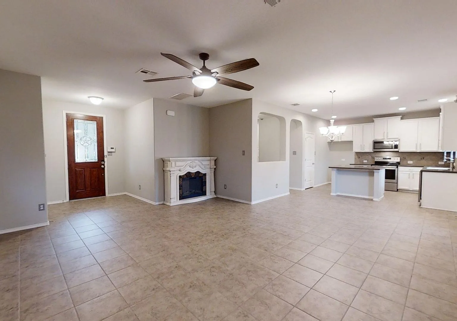 First Time Rental! Immaculate 3bd/2.1ba in Northwest SA - Champions Manor — Photo 3