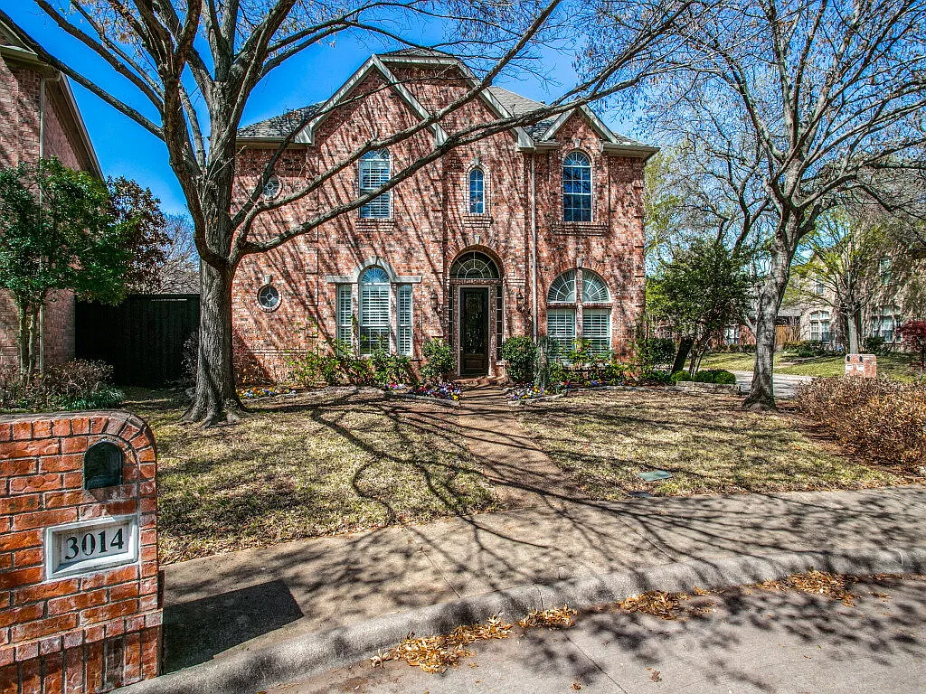 4 bed, 3.5 bath, 2813 sqft, $3,900 — Photo 1