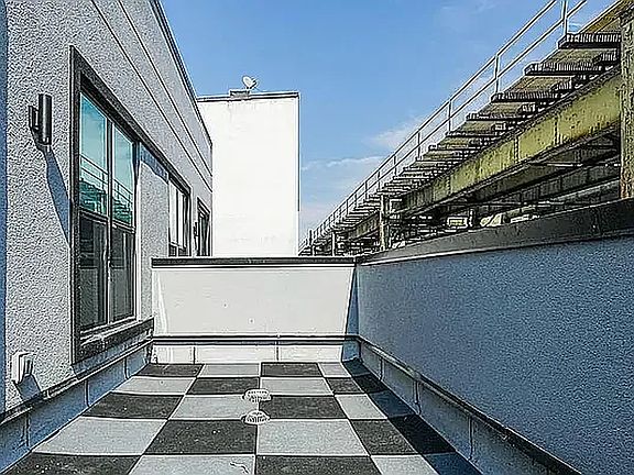 3rd image of 1336 Dekalb Ave #207