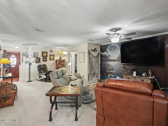 5th image of 131 Gary St