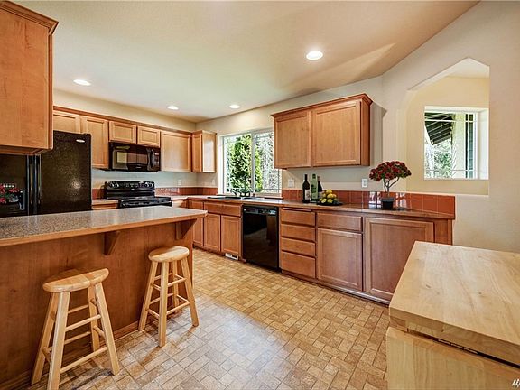 5th image of 18136 73rd Ave E