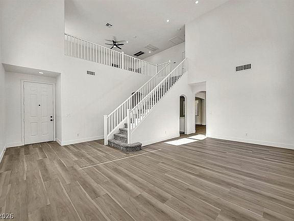 5th image of 709 E La Madre Way