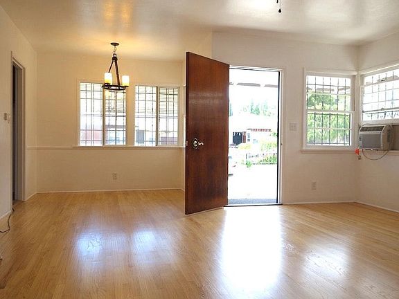 3rd image of 6033 Hillandale Dr
