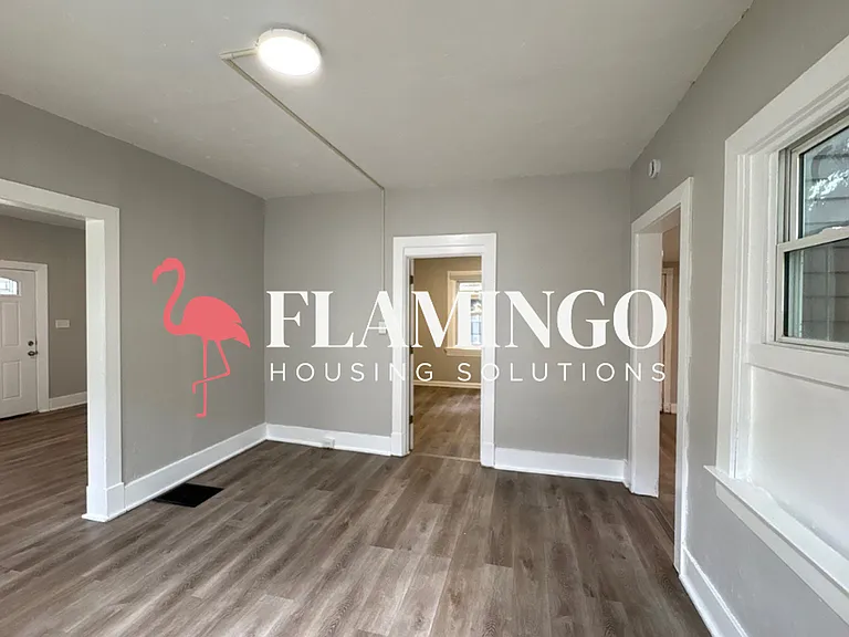 1225 Seneca Dr — Photo 5