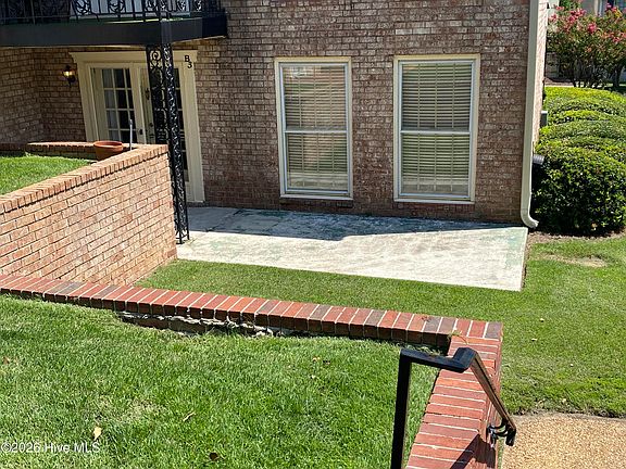 2nd image of 1010 Hickman Road #B3