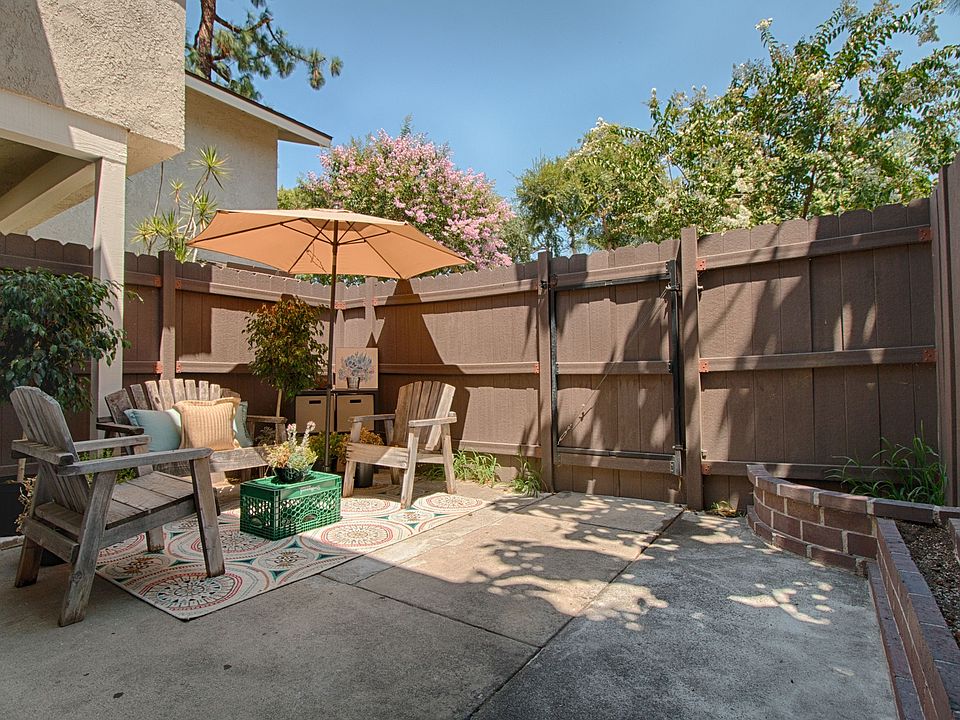 1st image of 3089 Gladstone St APT 2