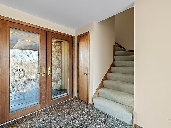 3rd image of 7814 N Pillow Hill Rd