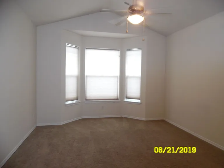 325 Cypress — Photo 10