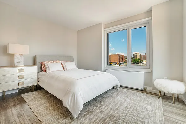 Rented by Bond New York | media 7