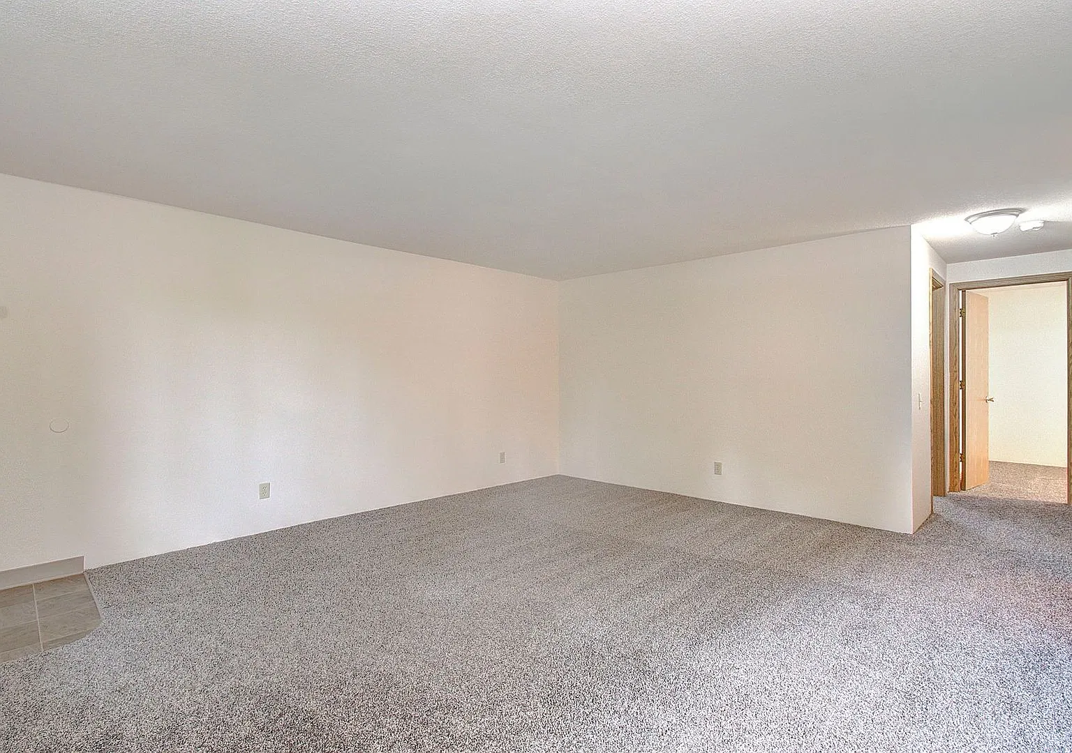 1867 Kingsley Rd — Photo 3