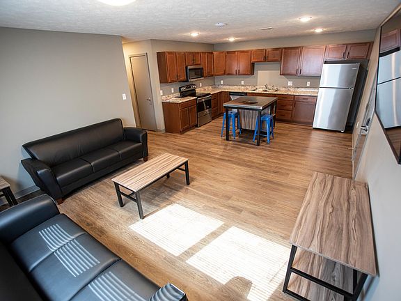 3rd image of 8 Lincoln St #W6ad9myfe
