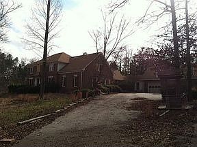 2nd image of 319 McDonough Rd