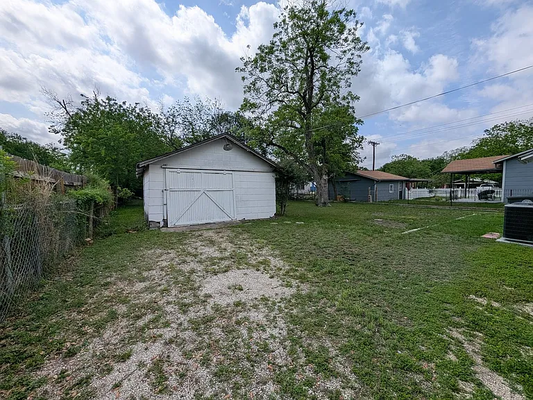 1185 W Mill St — Photo 33