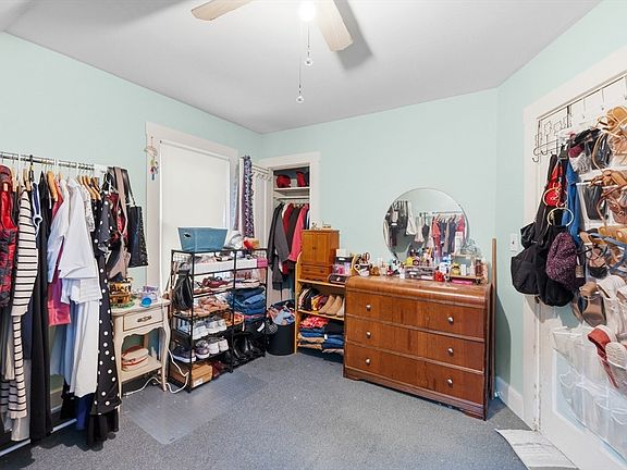 4th image of 140 Holly St