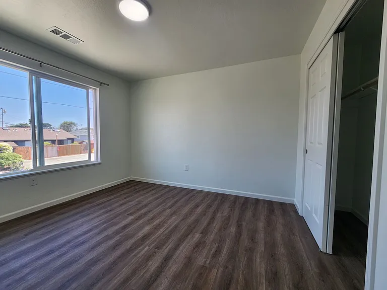 1112-1118 Sun Rd — Photo 9