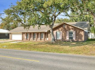 2172 Atkinson Rd, Biloxi, MS 39531