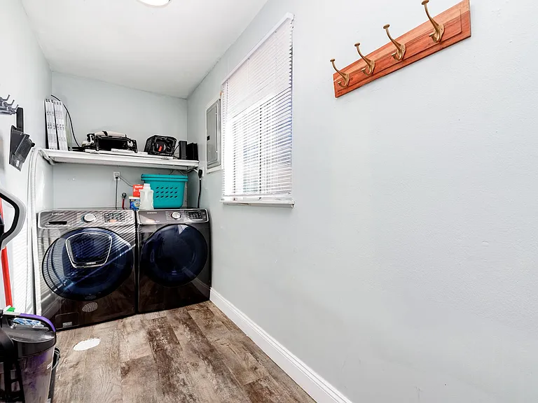 526 Impala Ln — Photo 13
