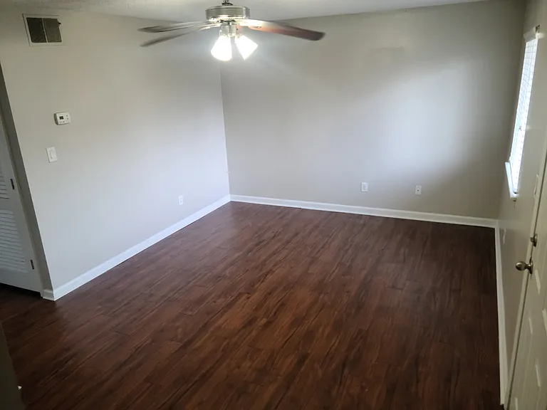 Charleston Square Townhomes — Photo 13