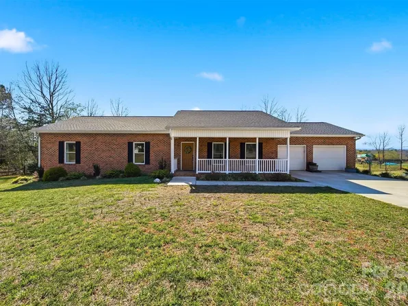 976 Amherst Rd, Morganton, NC 28655