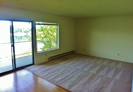 3rd image of 924 Shorewood Dr APT D43
