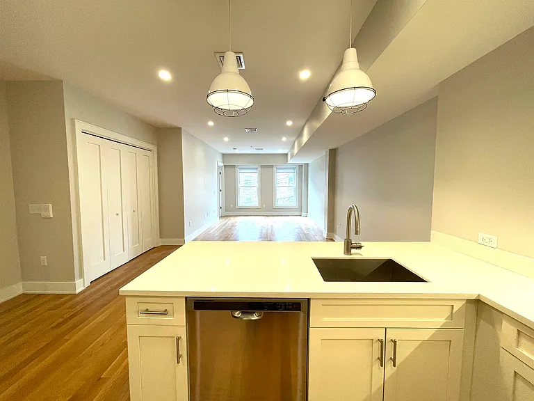 609 Monroe St #2 — Photo 4