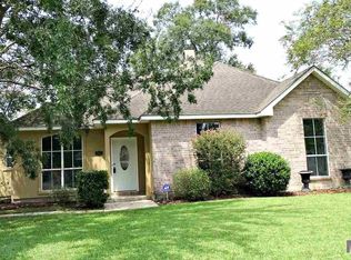 2043 Falconcrest Dr, Denham Springs, LA 70726