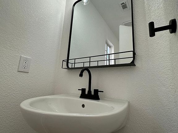 5th image of 2521 Lord Orville Ct