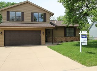 7441 Idledale Rd NE, Cedar Rapids, IA 52402