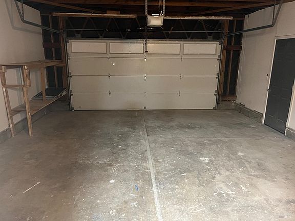 3rd image of 200 Pembroke Dr