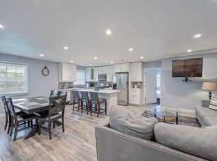 (Undisclosed Address), Van Nuys, CA 91406