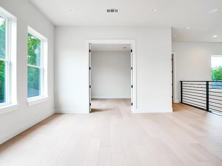 7614 Linwood Ave — Photo 43