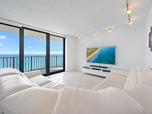 4th image of 5420 N Ocean Drive #Ph2