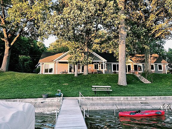 4th image of 244 Custer Dr