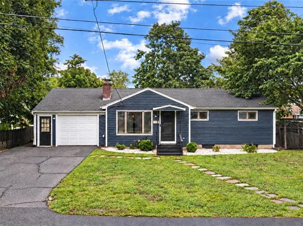 123 Lockhaven Rd, Warwick, RI 02889