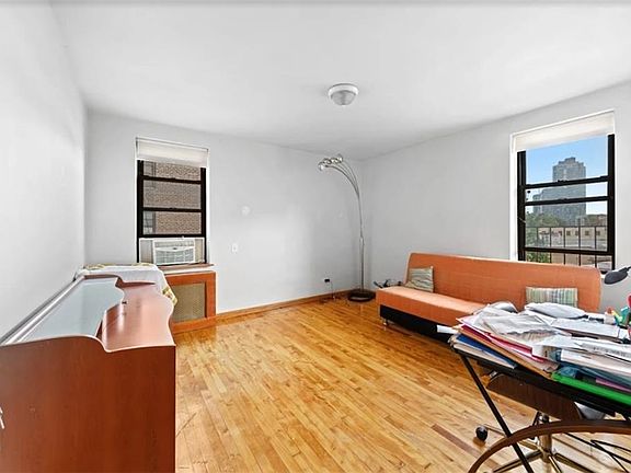 4th image of 26 Cass Pl APT 2B