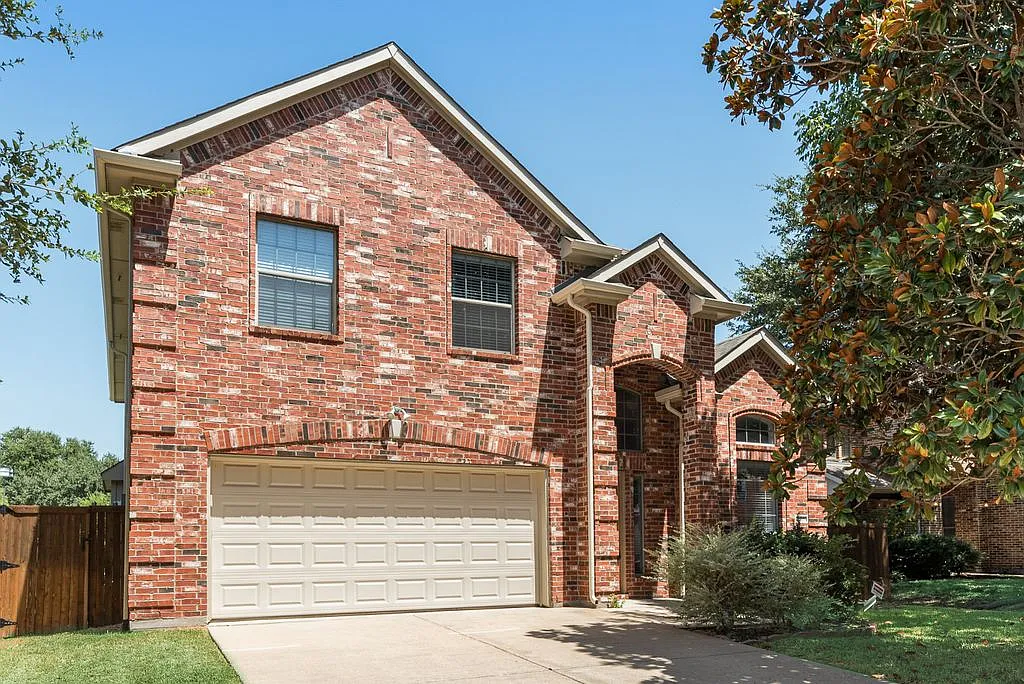 4 bed, 2.5 bath, 2619 sqft, $2,850 — Photo 1