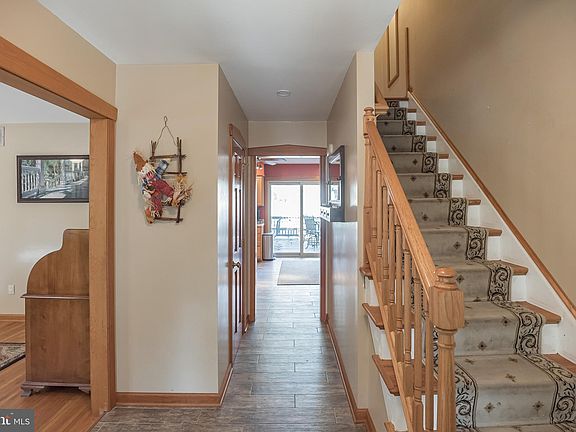 3rd image of 3 Villanova Ct
