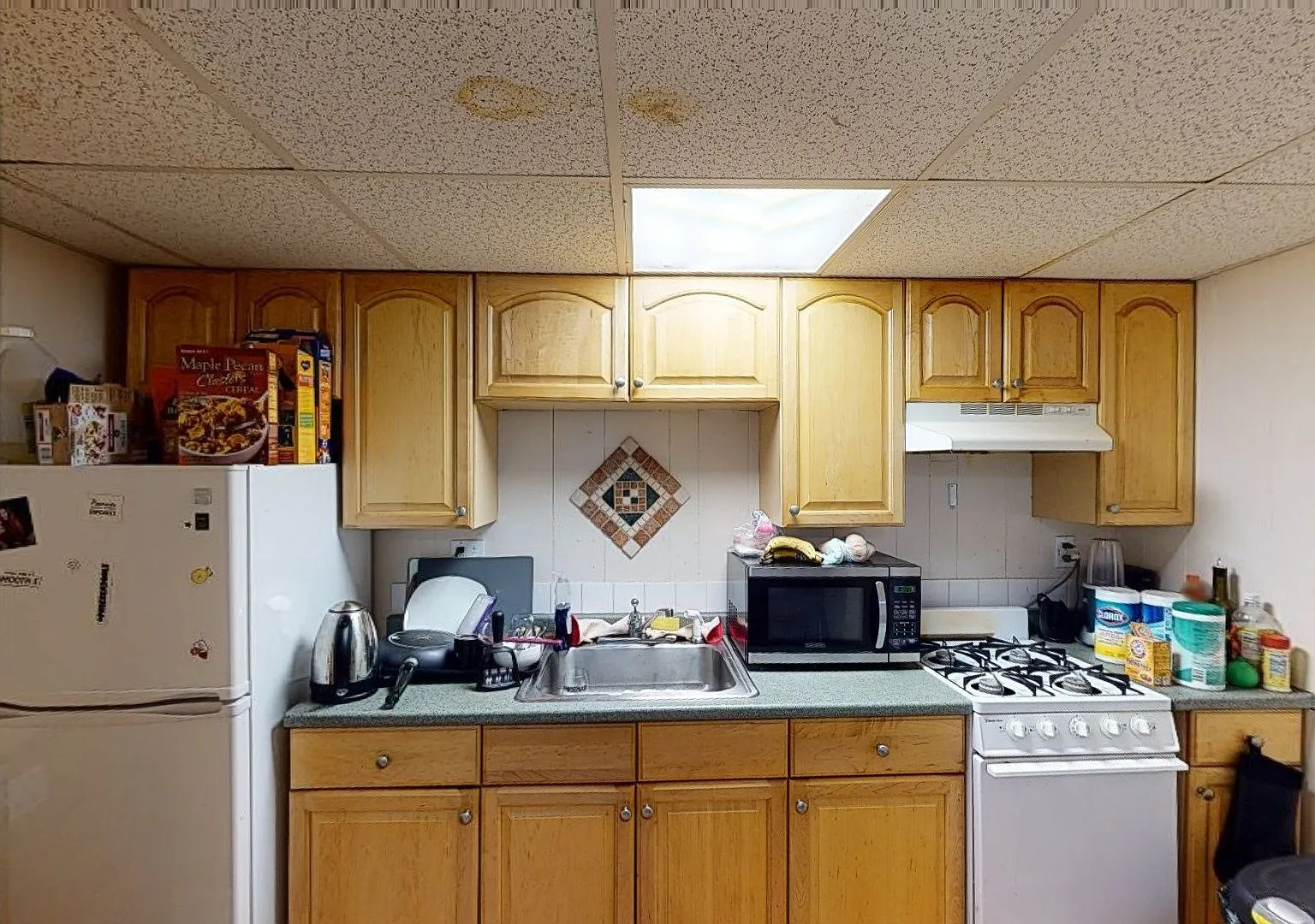 Beautiful modern unit with great location in Allston available NOW! — Photo 3