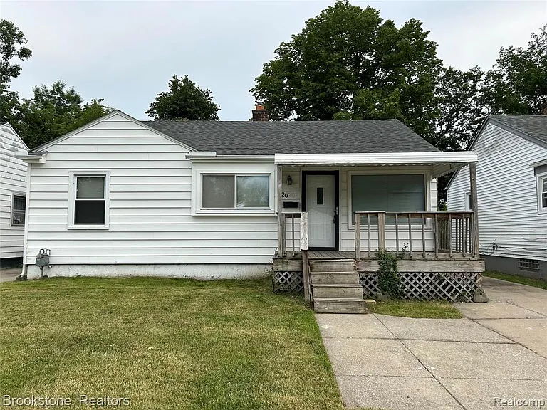 26707 Penn St — Photo 1