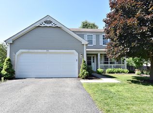 541 Wingpointe Dr, Aurora, IL 60506