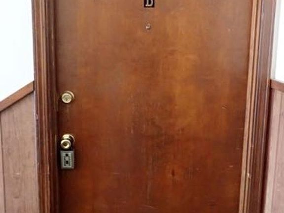 3rd image of 922 W Texas Ave APT B