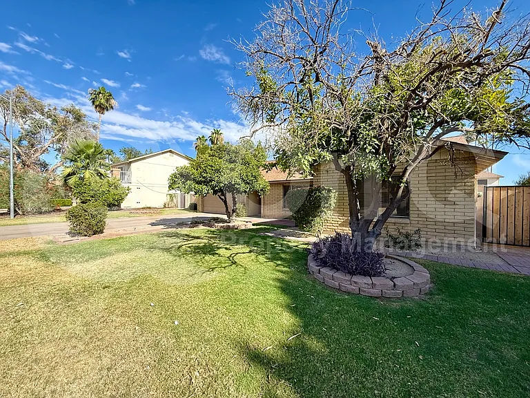 4615 W Bluefield Ave — Photo 2