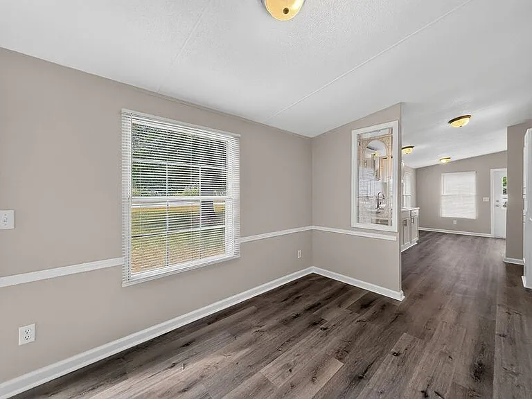 9009 Dorchester Ln — Photo 6