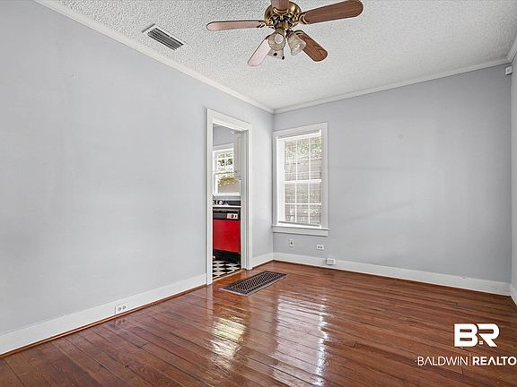 2nd image of 116 Mohawk St