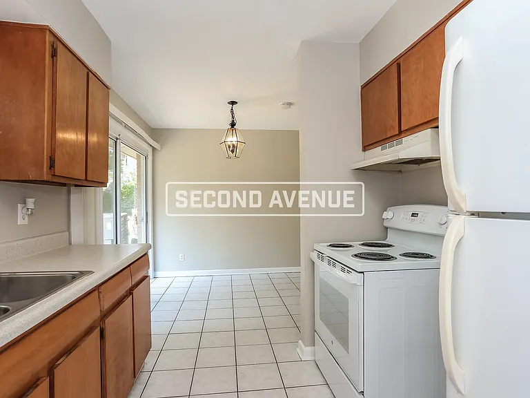 6111 Shetland Rd — Photo 4