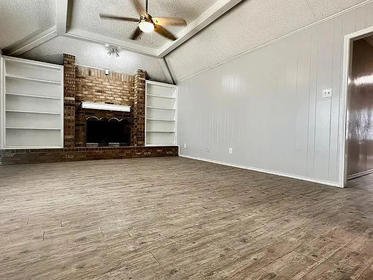 611 Ironton Ave — Photo 2